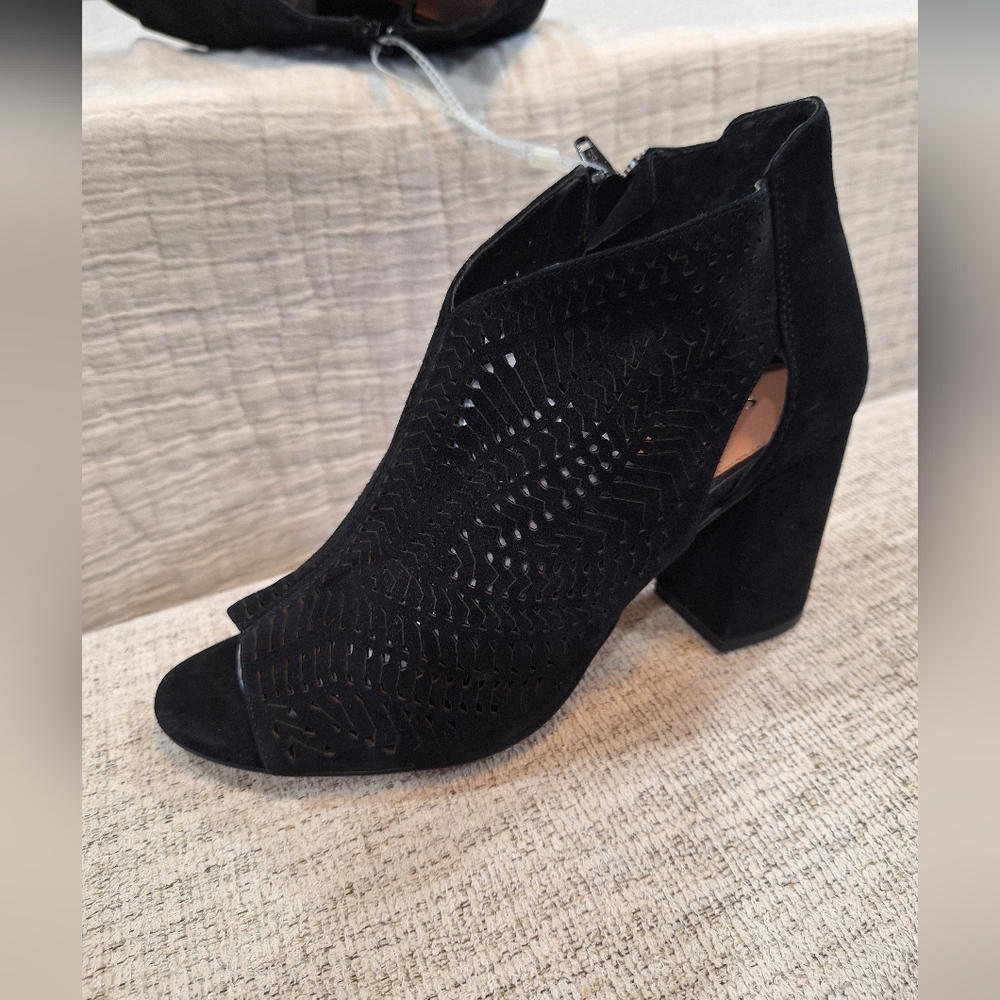 Gianni Bini Black Cut-Out Heeled Boots